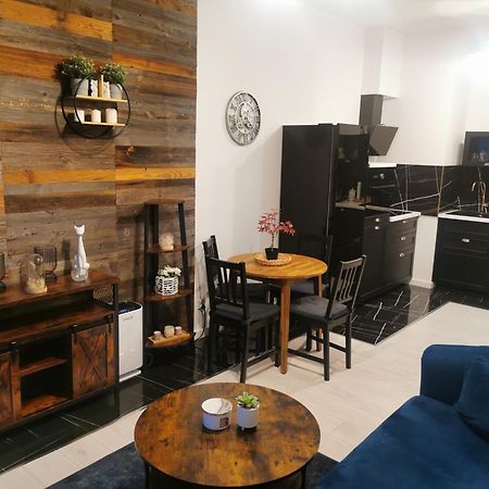Apartament Przy Bursztynowym Stadionie Danzica Esterno foto