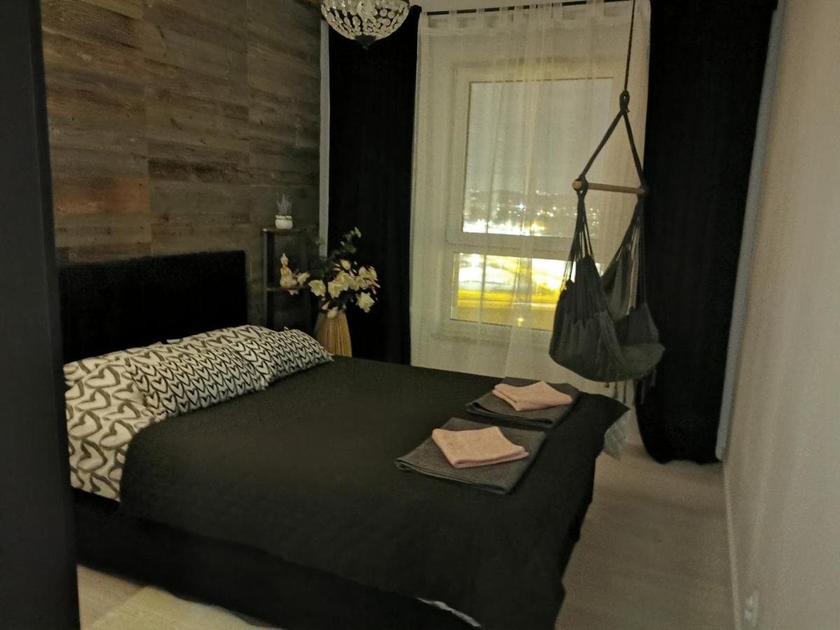Apartament Przy Bursztynowym Stadionie Danzica Esterno foto
